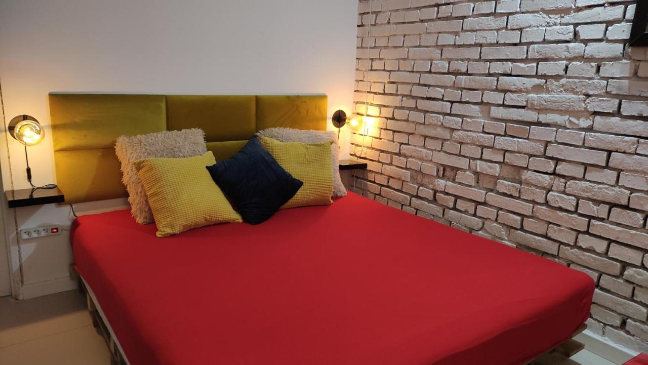 Cosy Dungeon Double Room With Ac Krasków Εξωτερικό φωτογραφία