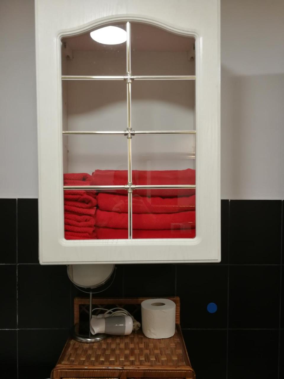 Cosy Dungeon Double Room With Ac Krasków Εξωτερικό φωτογραφία