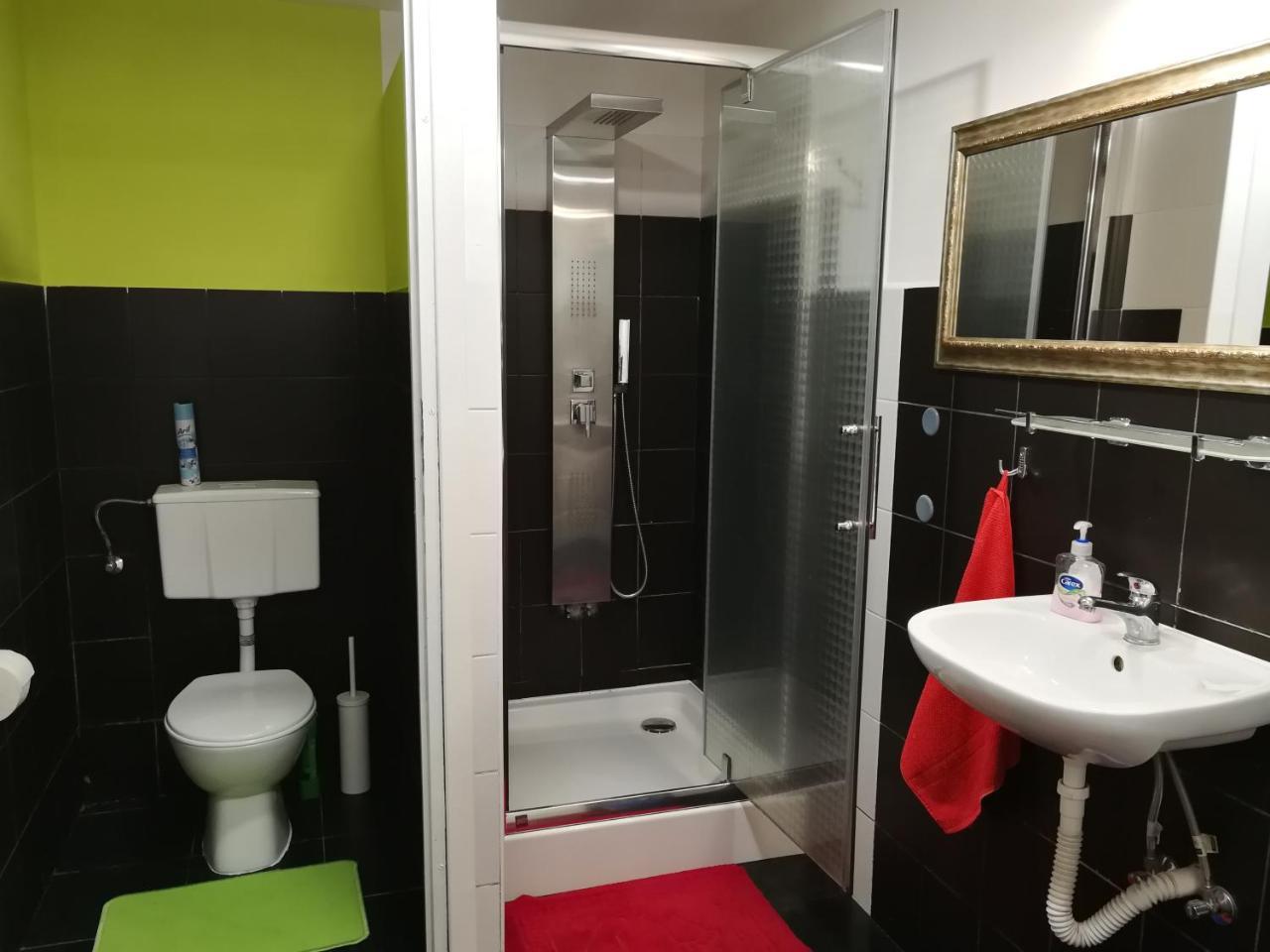 Cosy Dungeon Double Room With Ac Krasków Εξωτερικό φωτογραφία